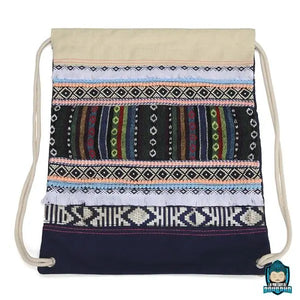 Sac-a-Dos-Ethnique-en-Toile-avec-Cordon-de-Serrage-version-Marine-avec-motifs-aztèques-et-décorations-fantaisistes-avec-bretelles-cordons-en-coton-La-Maison-de-Bouddha