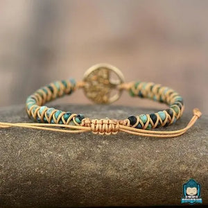 bracelet-mission-de-vie-en-pierres-de-jaspe-africain-et-arbre-de-vie-perle-ronde-synthetique-vert-piece-centrale-connecteur-rond-dore-arbre-de-vie-vue-de-droite-La-Maison-de-Bouddha