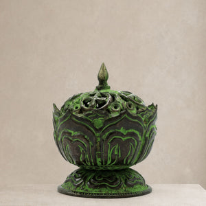 Brûleur d’Encens Lotus Tibétain en Laiton Vert-de-Gris.