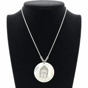 Collier pendentif Bouddha blanc nacré et chaîne argentée minimaliste  La Maison de Bouddha