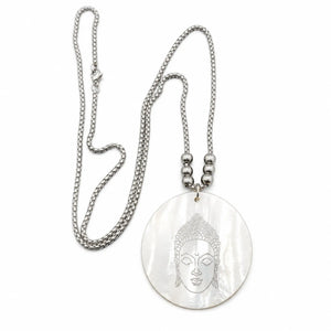 Collier pendentif Bouddha blanc nacré et chaîne argentée minimaliste  La Maison de Bouddha