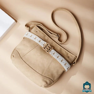 Sac-Ethnique-Boheme-Chic-Ruban-Dentelle-version-beige-ou-camel-bandoulière-réglable-cuir-pu-souple-La-Maison-de-Bouddha