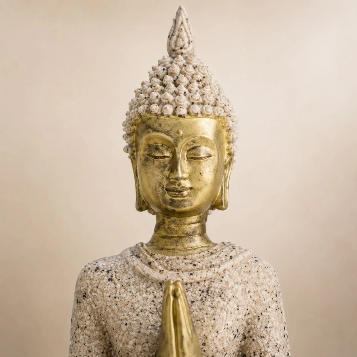 Statuette Bouddha Assis Anjali en Résine Effet Pierre – 8 cm  La Maison de Bouddha