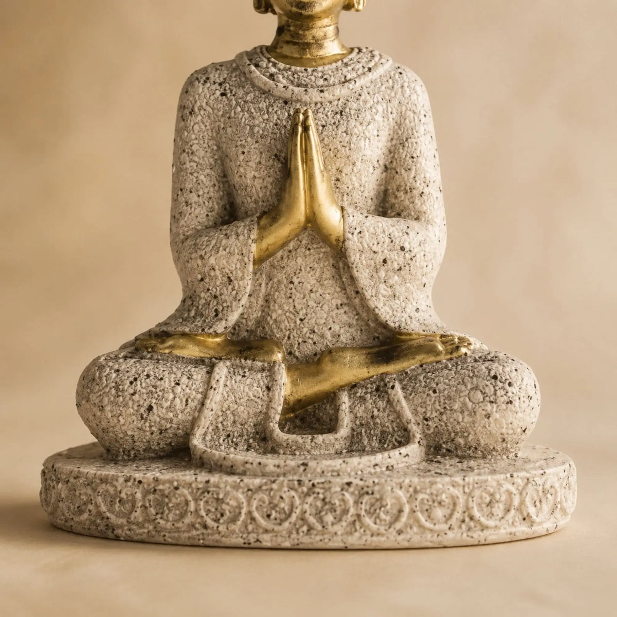 Statuette Bouddha Assis Anjali en Résine Effet Pierre – 8 cm  La Maison de Bouddha