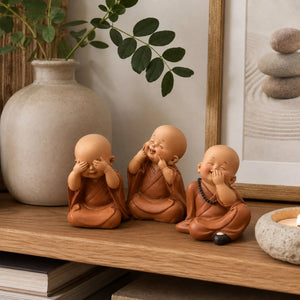 Trio de Petits Moines Bouddhistes – Joie et Serenite  La Maison de Bouddha