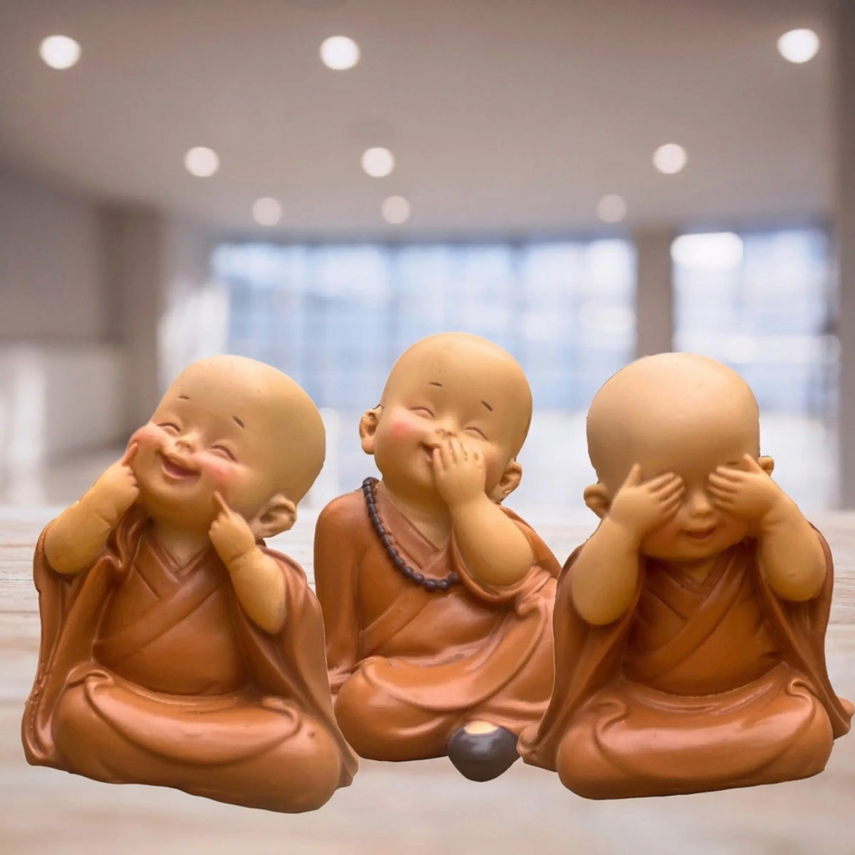Trio de Petits Moines Bouddhistes – Joie et Serenite  La Maison de Bouddha