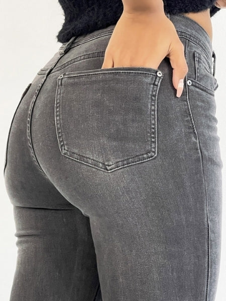 Jean-noir-delave-femme-taille-haute-patte-d-elephant-cintre-a-la-taille-fentes-aux-chevilles-vue-arriere-2-poches