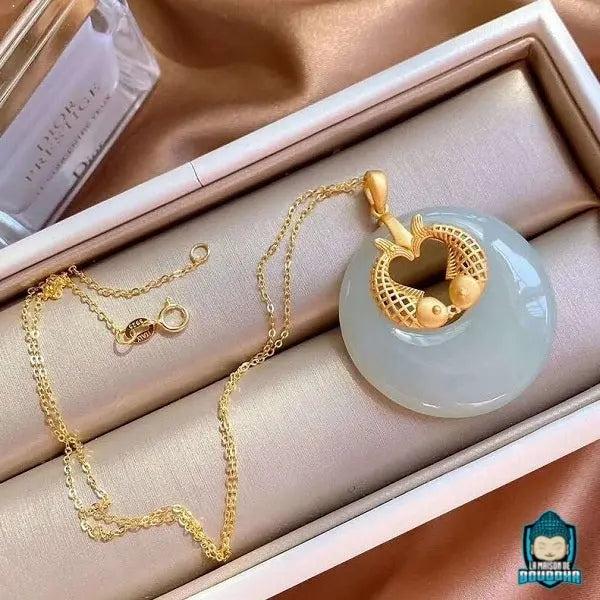 Pendentif-Chinois-Porte-Bonheur-en-cuivre-dore-et-jade-malais-naturelle-fermeture-a-mousqueton