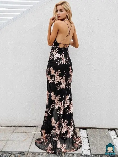 Robe-longue-ete-fluide-fleurie-noire-fendue-devant-decollete-en-V-polyester-bretelles-fines-croisees-dans-le-dos