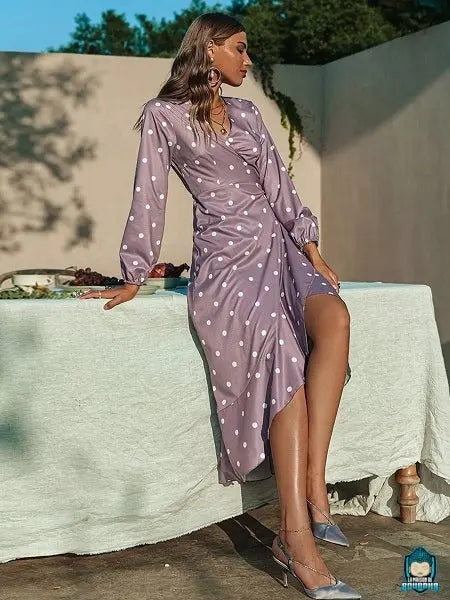 Robe-portefeuille-longue-a-pois-d-ete-fluide-parme-polyester-fendue-decollete-V-La-Maison-de-Bouddha